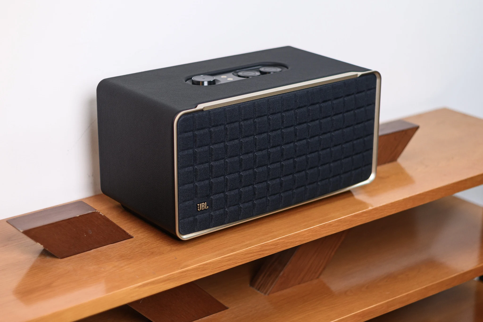 Phụ Kiện Vàng Audio – Loa, Tai nghe, Phụ Kiện & Đồ Chơi Công Nghệ Cao Cấp