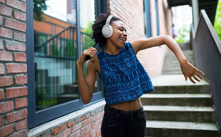 Phụ Kiện Vàng Audio – Loa, Tai nghe, Phụ Kiện & Đồ Chơi Công Nghệ Cao Cấp