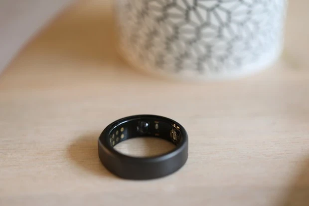 Oura Ring có thiết kế lồi. Ảnh: Oura
